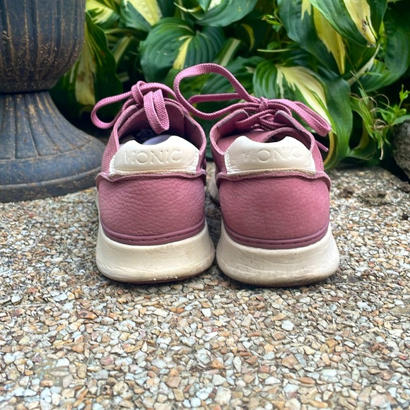 VIONIC Pink Sneakers - Picture 2 of 4